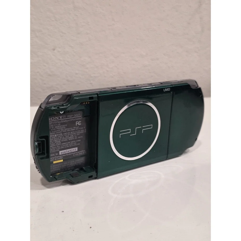 Metal Gear Solid: Peace Walker Green PSP 3001 Limited Edition BUNDLE LOT W GAMES